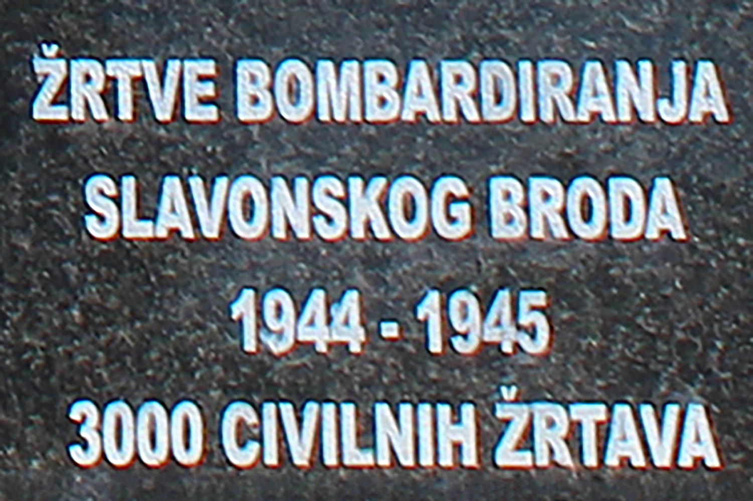 zrtve bombardiranja slavonskog broda 1944 1945 3000 civilnih zrtava